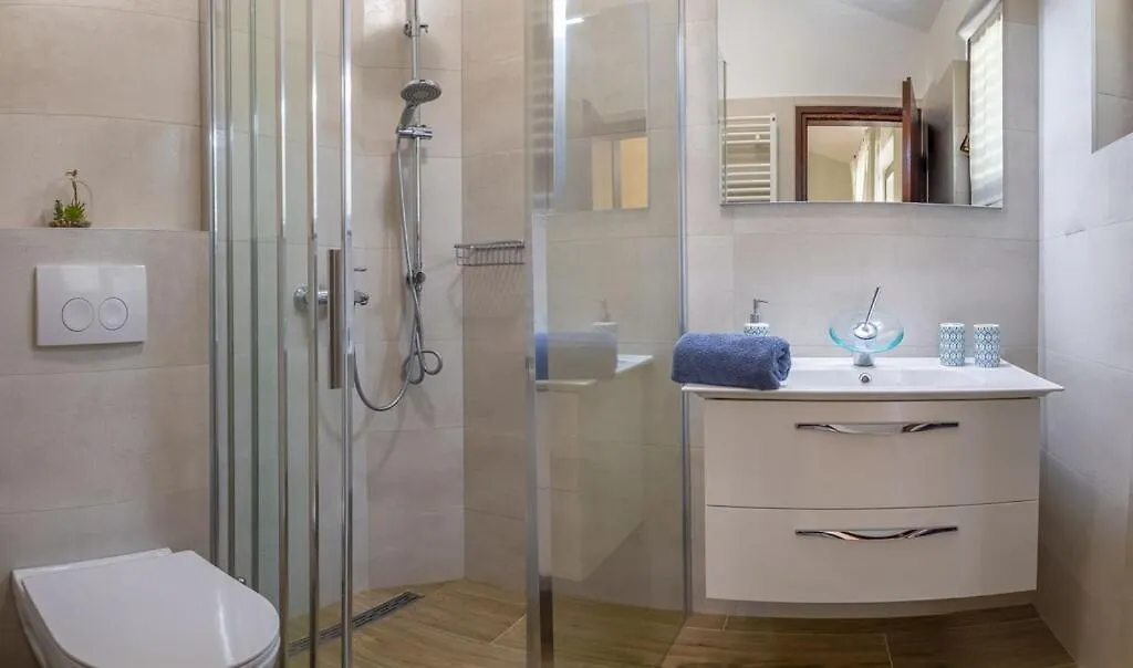 Villa Karin - Mediterranean Charm With Private Pool And Lush Waterfall Gardens Galižana