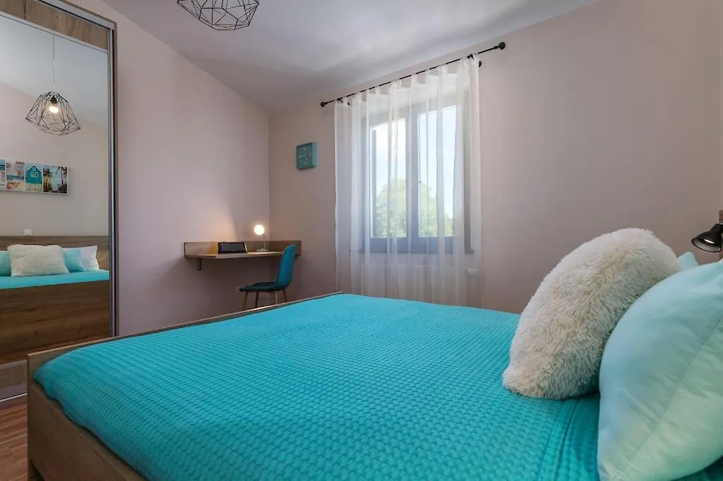 Villa Karin - Mediterranean Charm With Private Pool And Lush Waterfall Gardens Galižana 0*,  كرواتيا