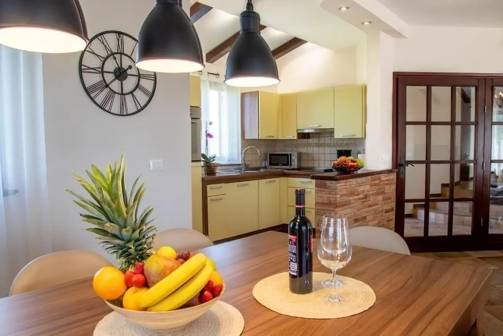 Villa Karin - Mediterranean Charm With Private Pool And Lush Waterfall Gardens Galižana
