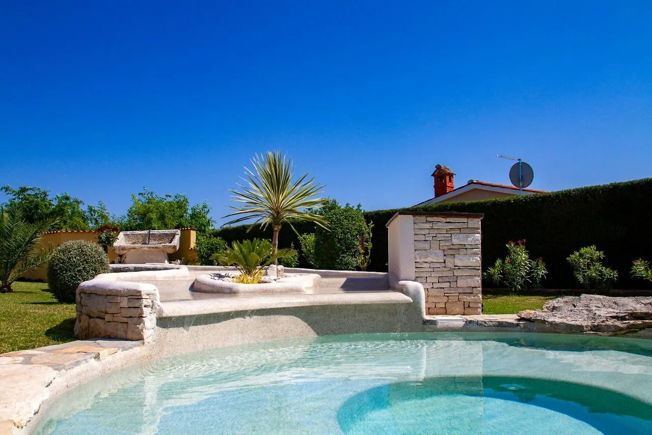 Villa Karin - Mediterranean Charm With Private Pool And Lush Waterfall Gardens Galižana 0*,