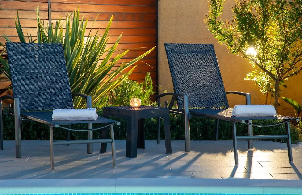 Villa Karin - Mediterranean Charm With Private Pool And Lush Waterfall Gardens Galižana